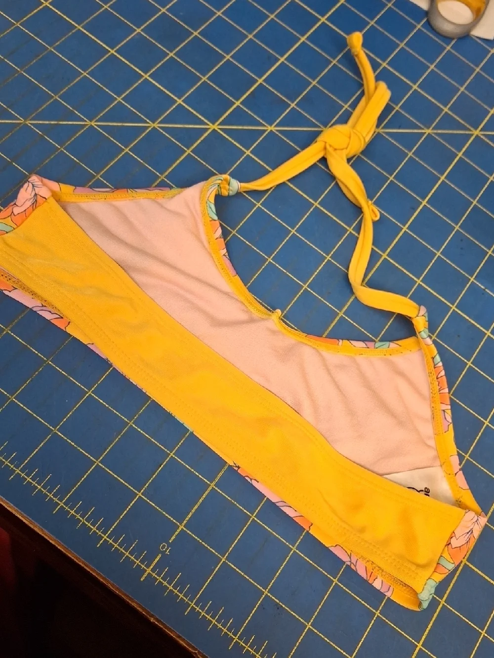 art class bright yellow